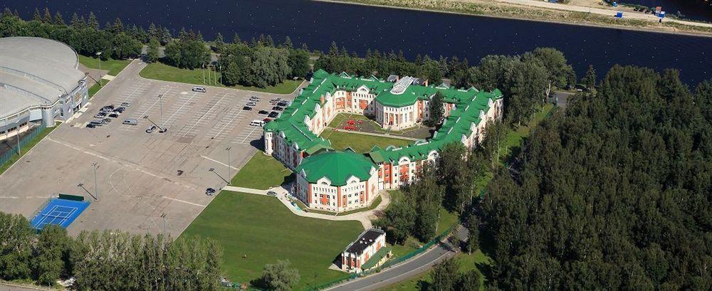 Hotel Park Krestovskiy Санкт Петербург Екстериор снимка