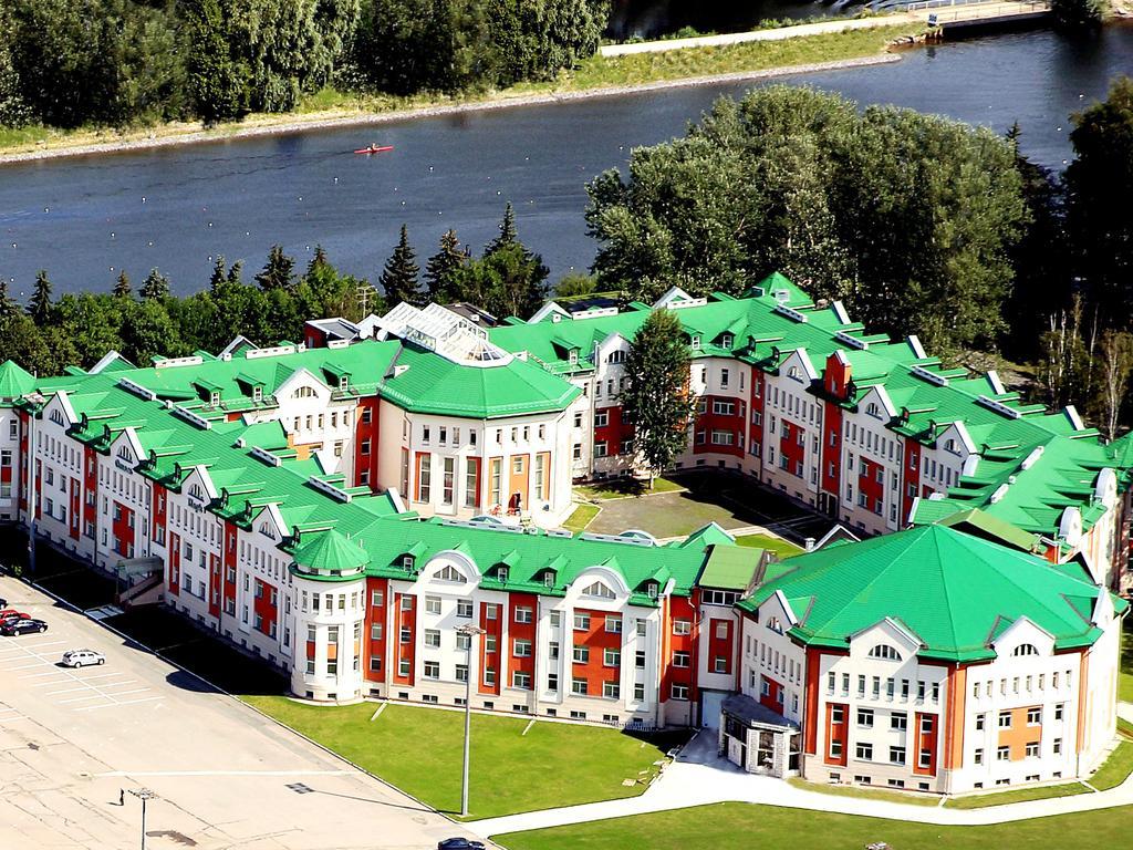 Hotel Park Krestovskiy Санкт Петербург Екстериор снимка